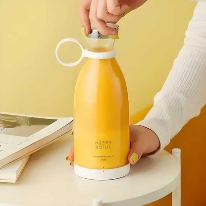 FreshPress™ Electric Mini Juicer – Portable & Powerful